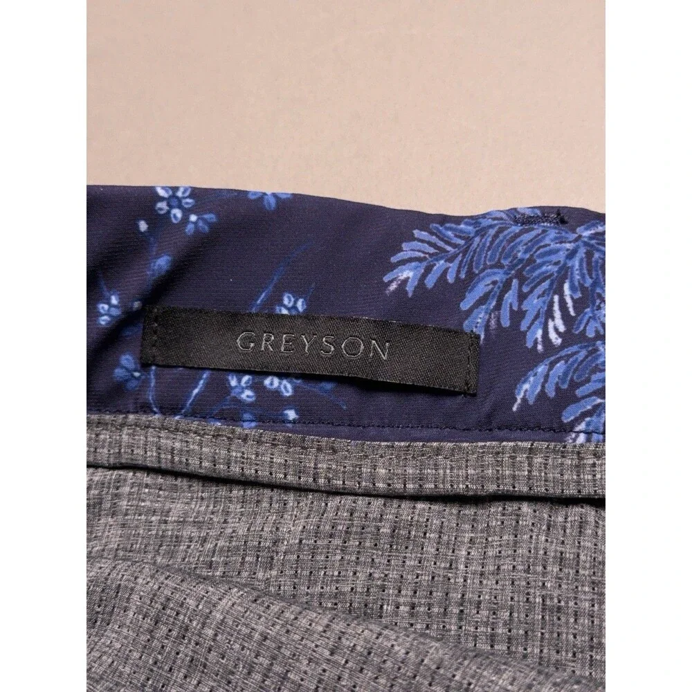 Greyson Shorts Mens 33 Blue Animal Print Wolf Snake Golf Stretch Lightweight
